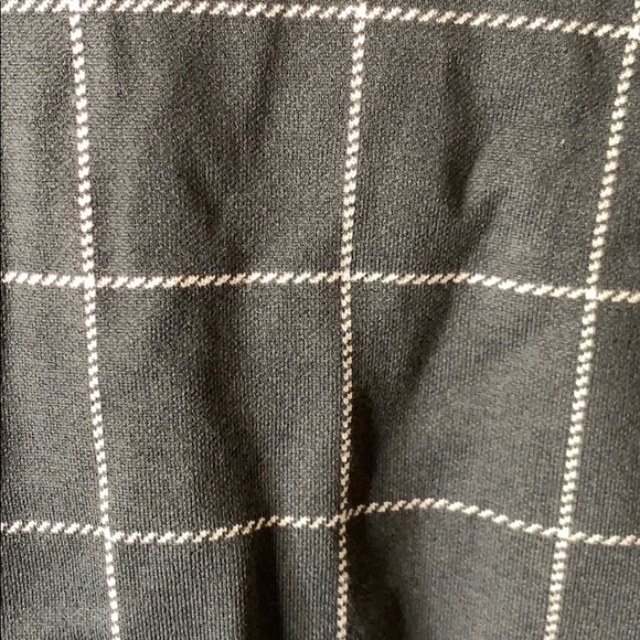 Petite Xs Window-paned pattern Ann Taylor Top - Picture 4 of 7